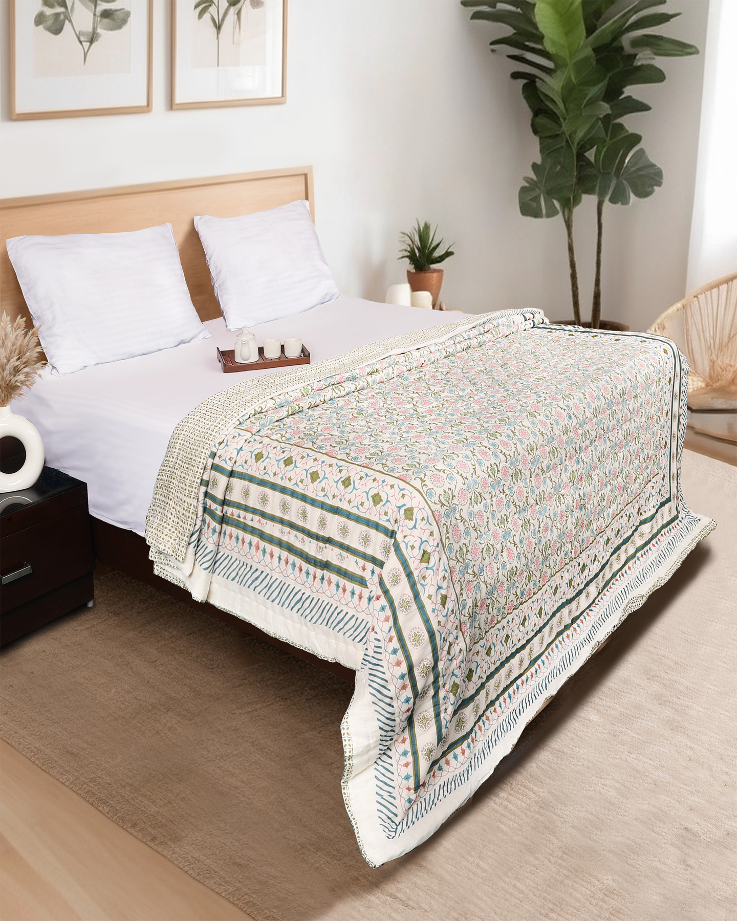 White Hand blocked Printed Reversible Double Bed Quilt